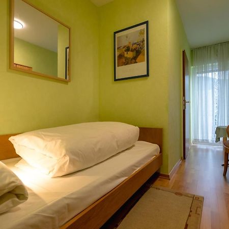 Central-Hotel ทราเบิน-ทราร์บาค ภายนอก รูปภาพ