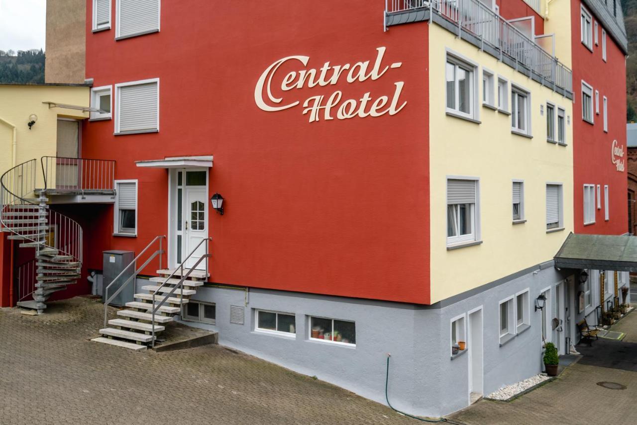 Central-Hotel ทราเบิน-ทราร์บาค ภายนอก รูปภาพ